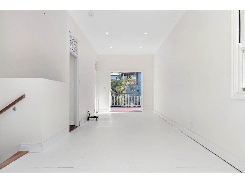 24 Todd Street, Shorncliffe QLD 4017