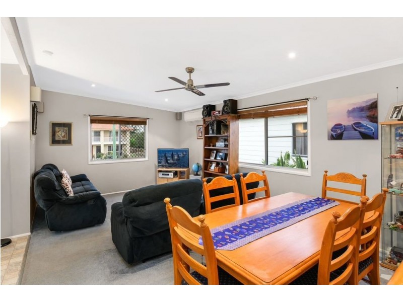 12 Central Avenue, Deagon QLD 4017