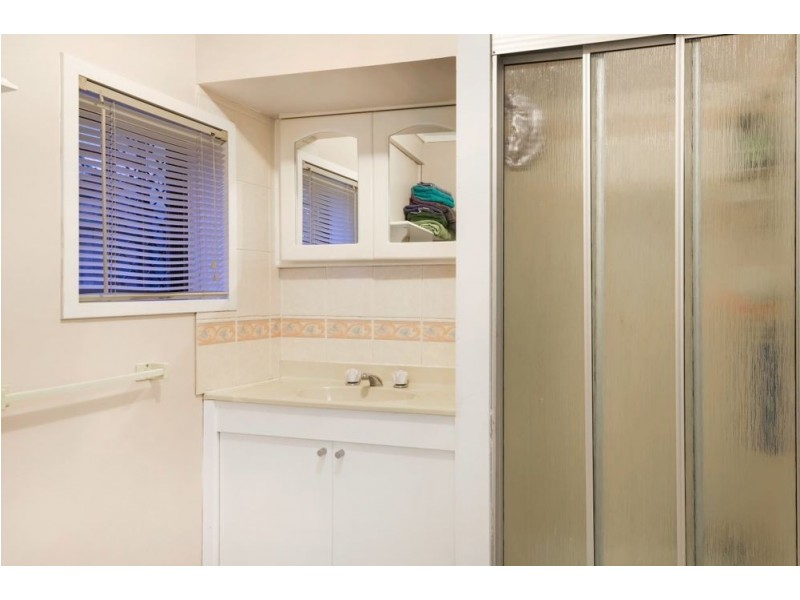 12 Central Avenue, Deagon QLD 4017