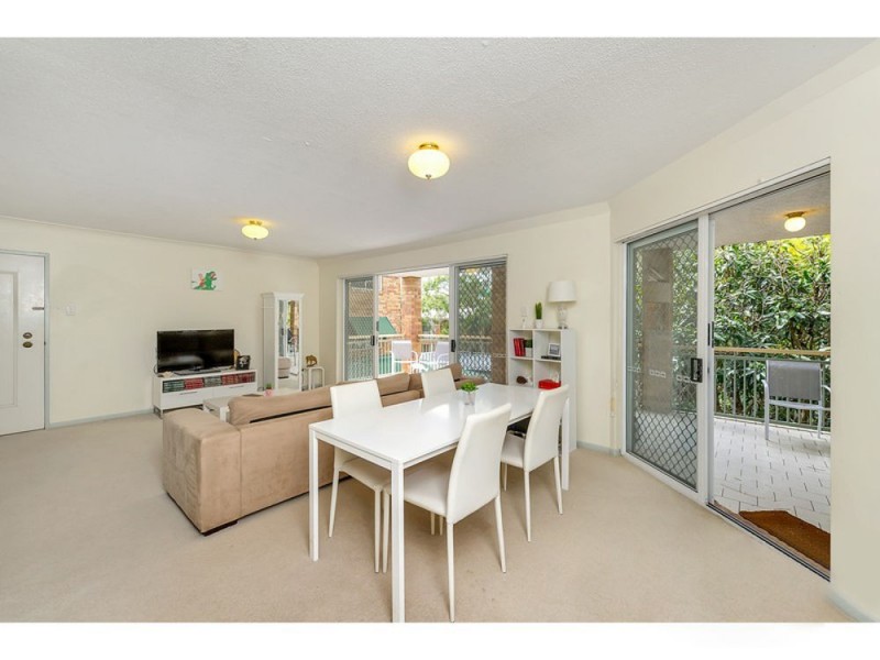 2/12 Auburn Terrace, Indooroopilly QLD 4068