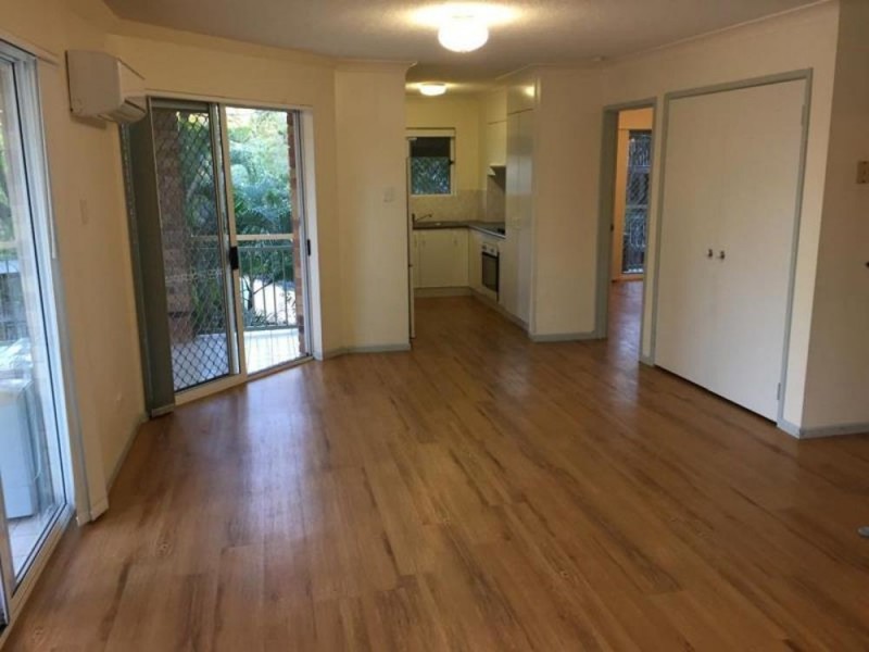 2/12 Auburn Terrace, Indooroopilly QLD 4068