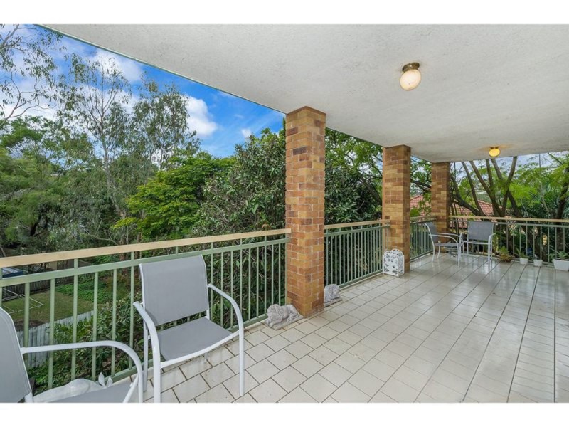 2/12 Auburn Terrace, Indooroopilly QLD 4068