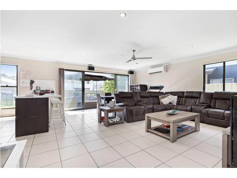 6 Moonlight Lane, Coomera QLD 4209