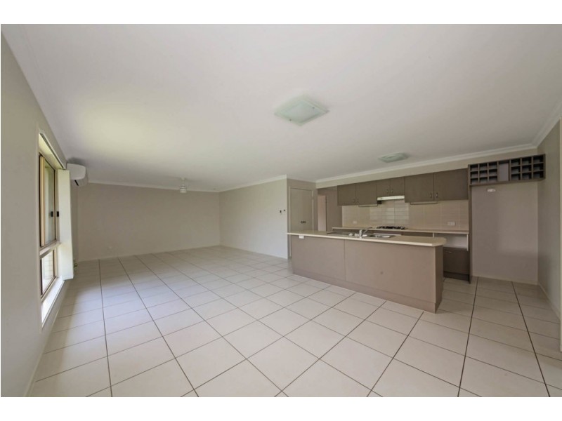 12 Maclean Close, Fitzgibbon QLD 4018