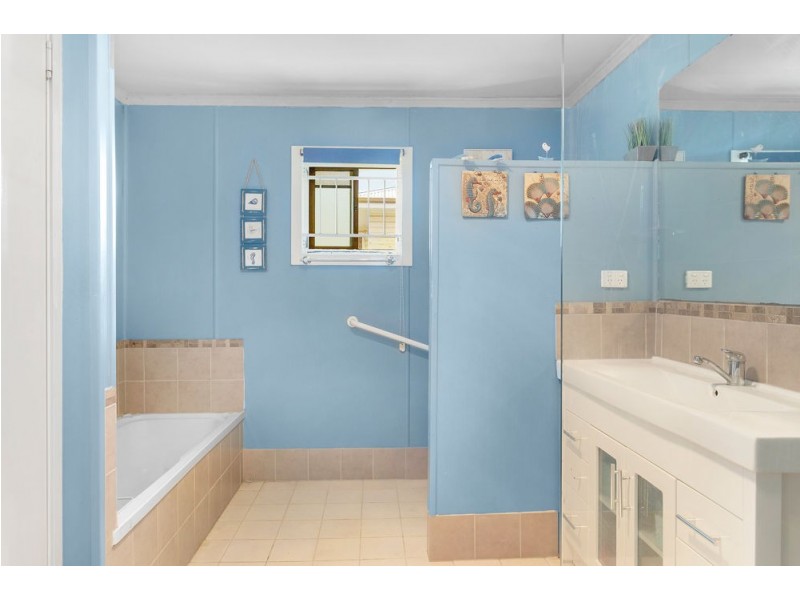 42 Fogarty Street, Stafford QLD 4053