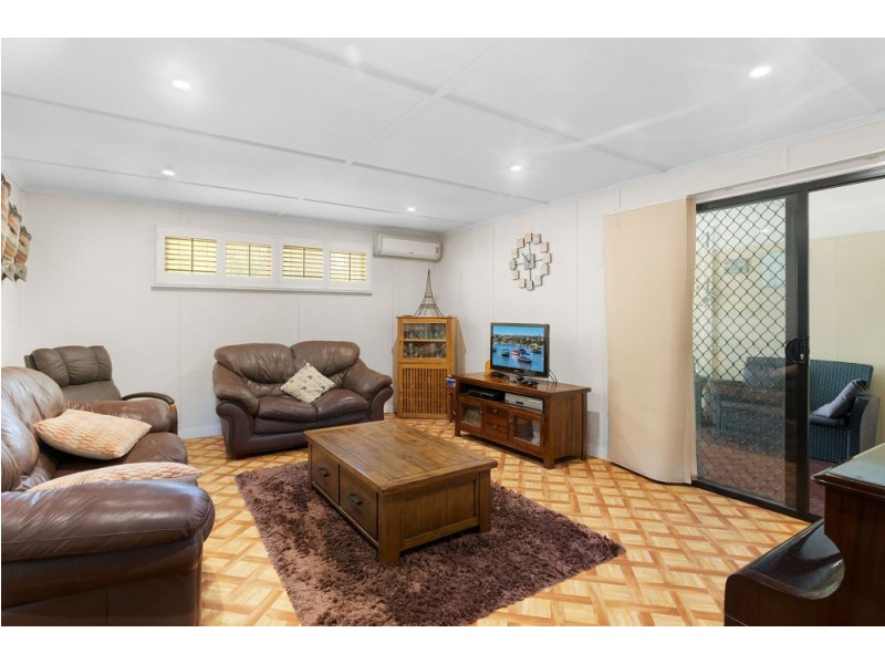 42 Fogarty Street, Stafford QLD 4053