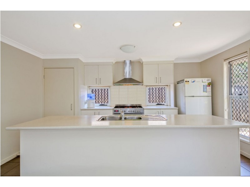 11 Carnarvon Crescent, Fitzgibbon QLD 4018