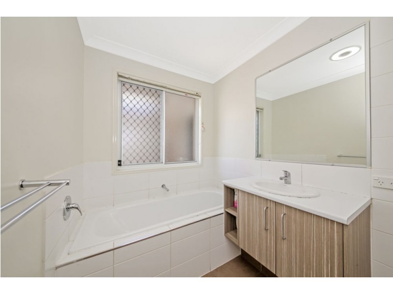 11 Carnarvon Crescent, Fitzgibbon QLD 4018