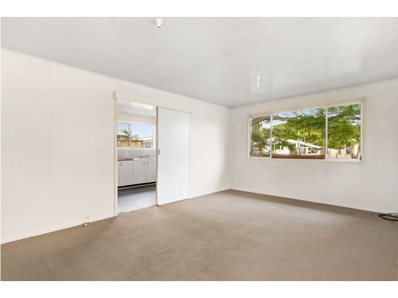 9 Palm Parade, Caboolture South QLD 4510