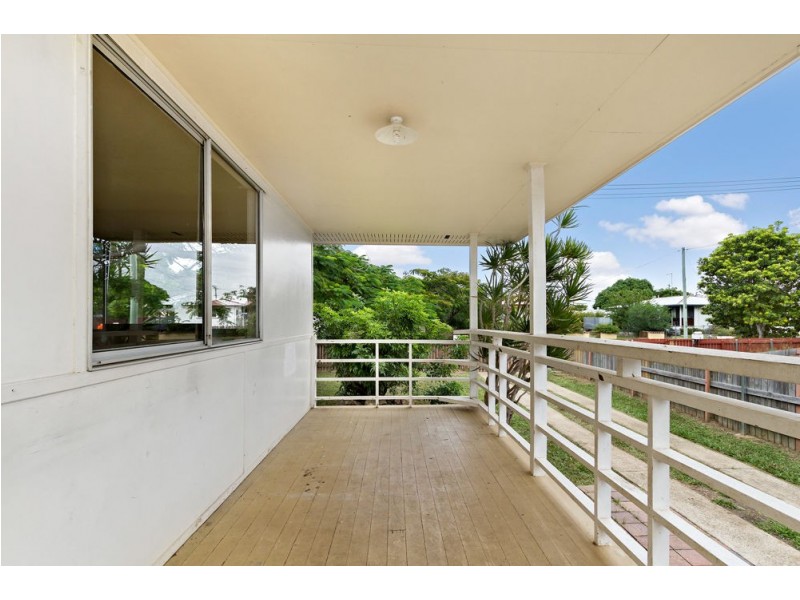 9 Palm Parade, Caboolture South QLD 4510