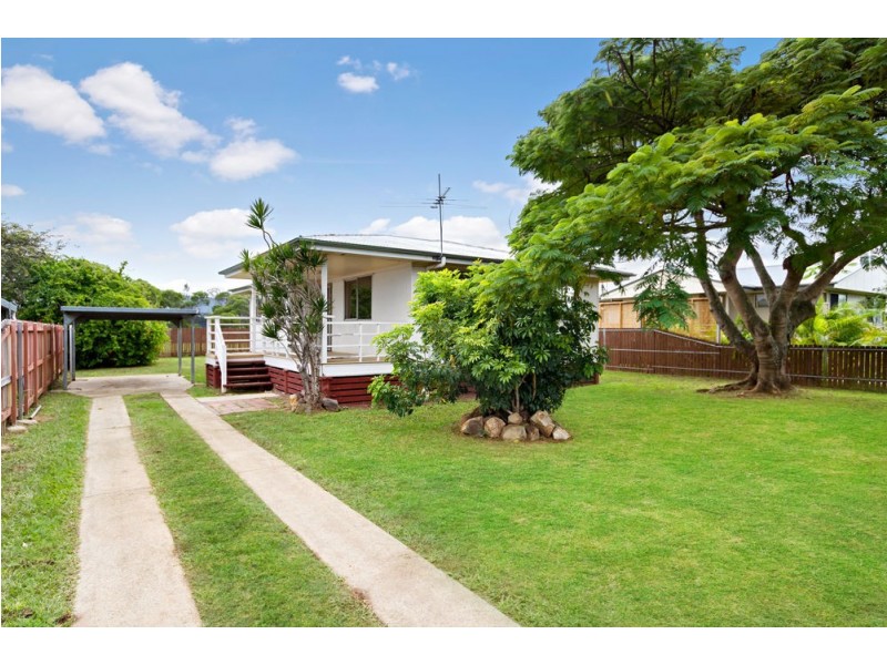 9 Palm Parade, Caboolture South QLD 4510