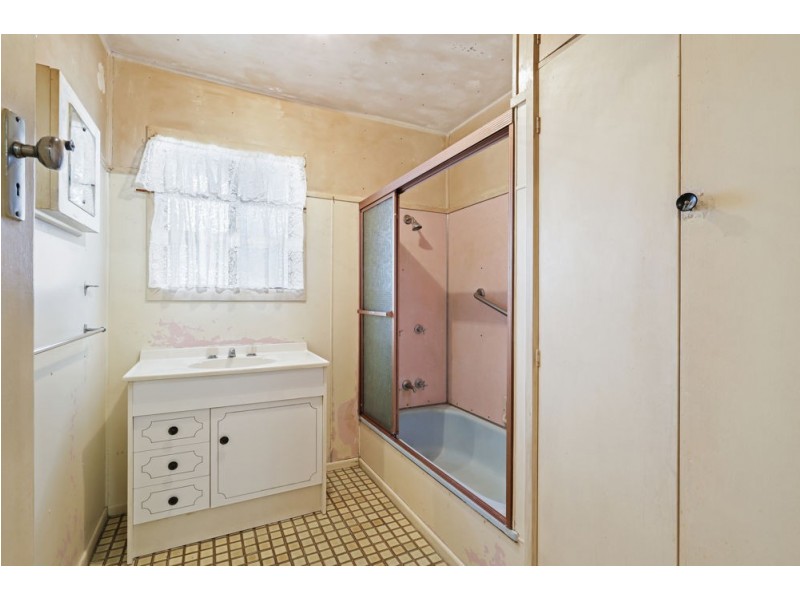 21 Herbert Street, Brighton QLD 4017