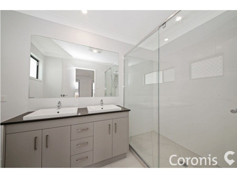 9 Compass Way, Newport QLD 4020