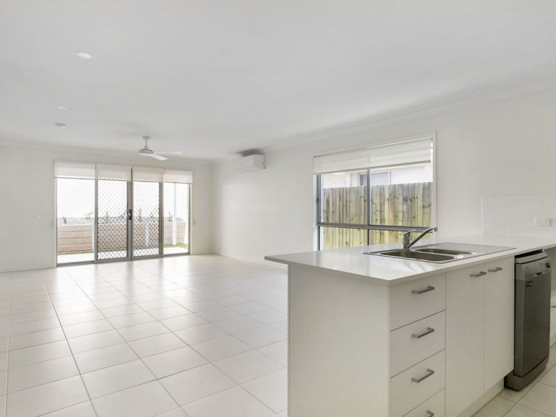 12 Gardenia Circuit, Dakabin QLD 4503
