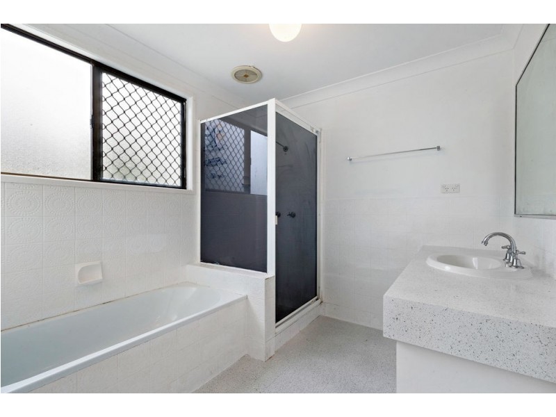2 Bodiam Court, Strathpine QLD 4500
