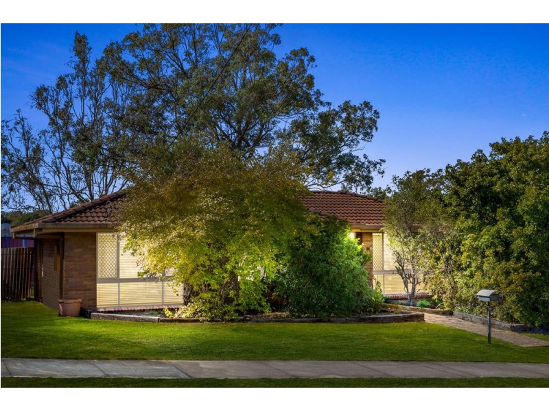 25 Voltaire Crescent, Petrie QLD 4502