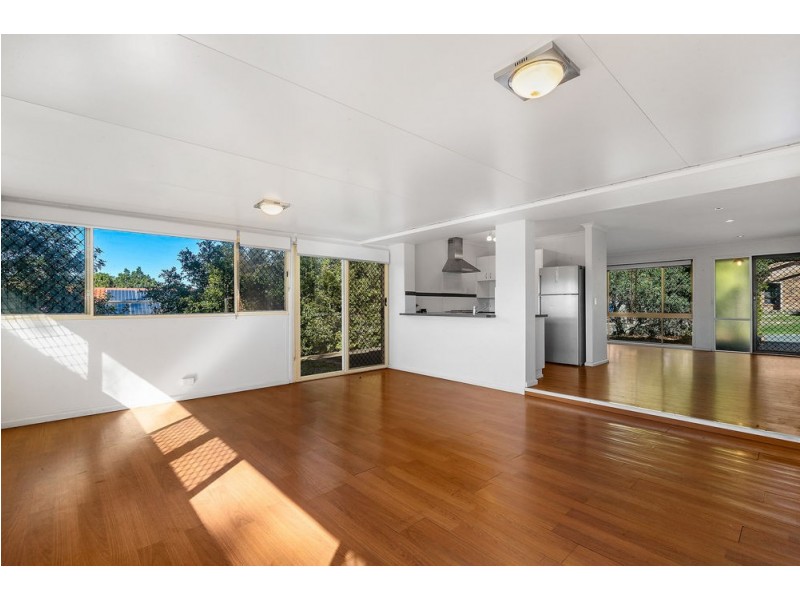 25 Voltaire Crescent, Petrie QLD 4502