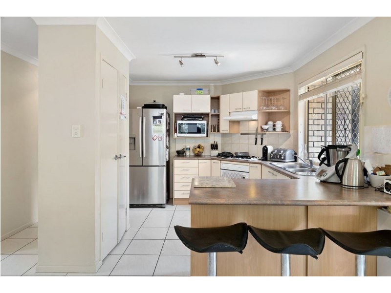 85 Cambridge Crescent, Fitzgibbon QLD 4018
