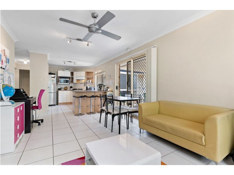 85 Cambridge Crescent, Fitzgibbon QLD 4018