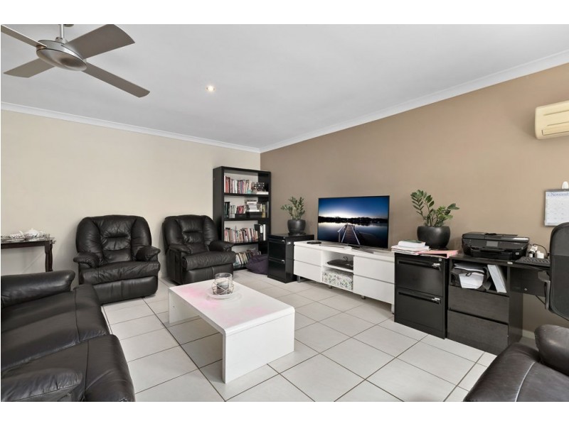 85 Cambridge Crescent, Fitzgibbon QLD 4018