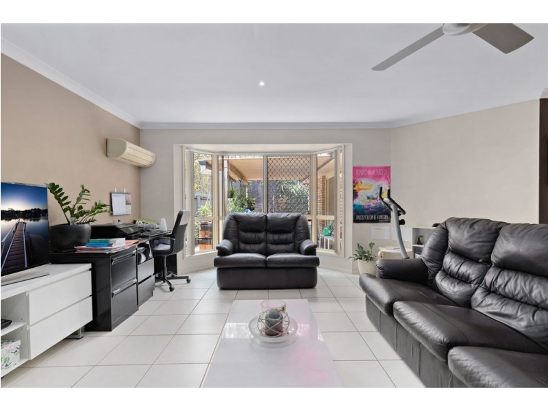 85 Cambridge Crescent, Fitzgibbon QLD 4018