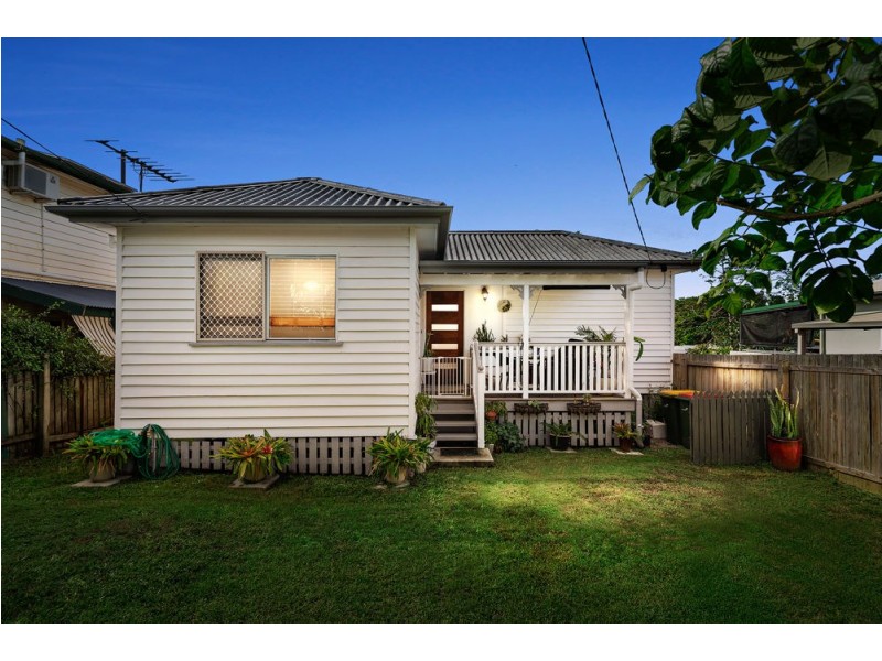 23 Long Street, Clontarf QLD 4019