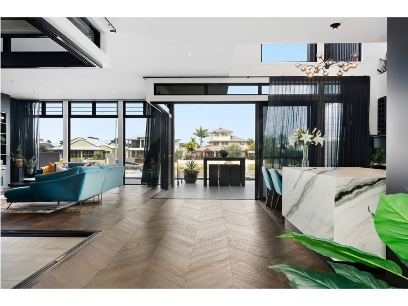 137 Quay Circuit, Newport QLD 4020