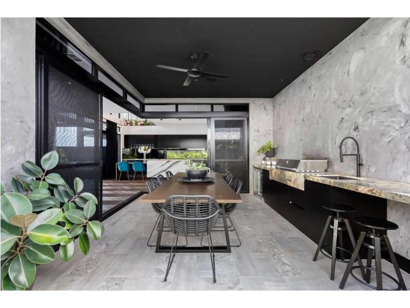 137 Quay Circuit, Newport QLD 4020