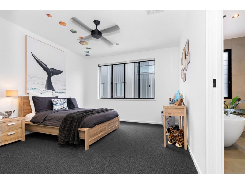 137 Quay Circuit, Newport QLD 4020