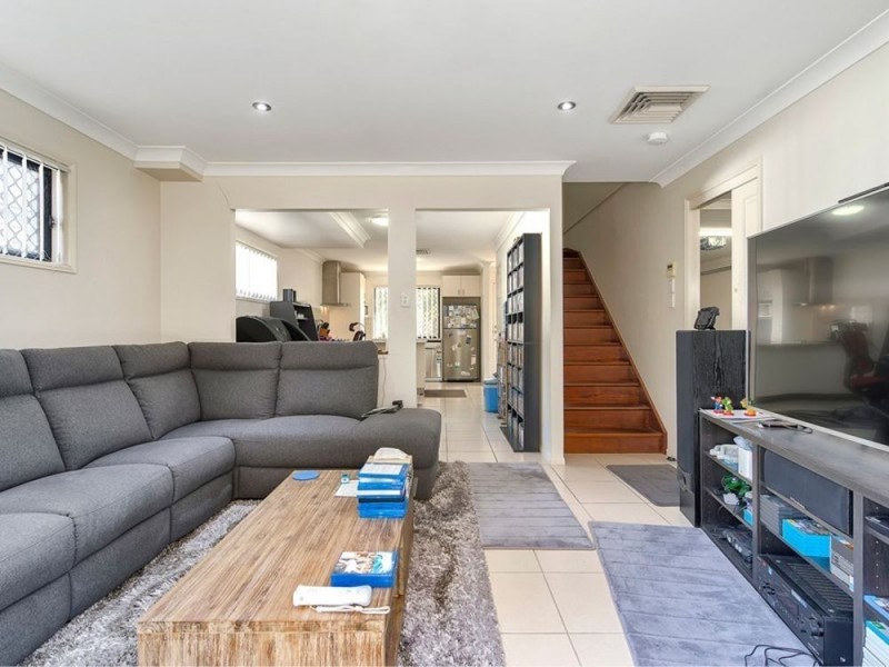 8/2 Battersby Street, Zillmere QLD 4034