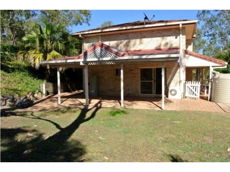 6 Hart Close, Brookfield QLD 4069