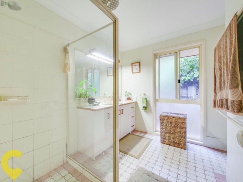 2 Huxtable Street, Chermside West QLD 4032