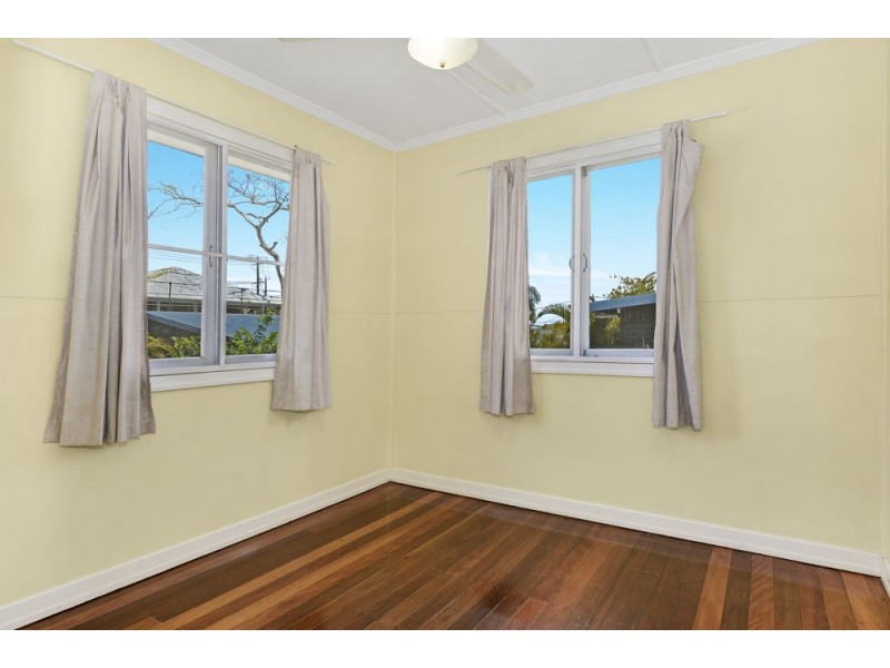 7 Kirkhill Street, Brighton QLD 4017