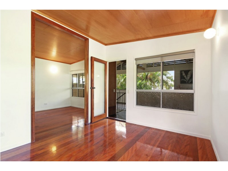 10A Kate Street, Shorncliffe QLD 4017