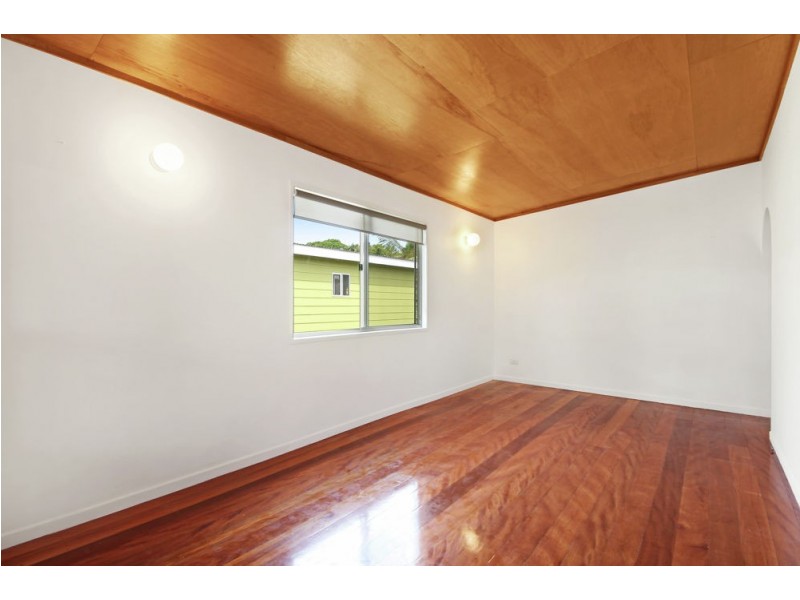 10A Kate Street, Shorncliffe QLD 4017