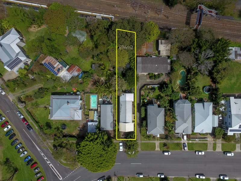 10A Kate Street, Shorncliffe QLD 4017