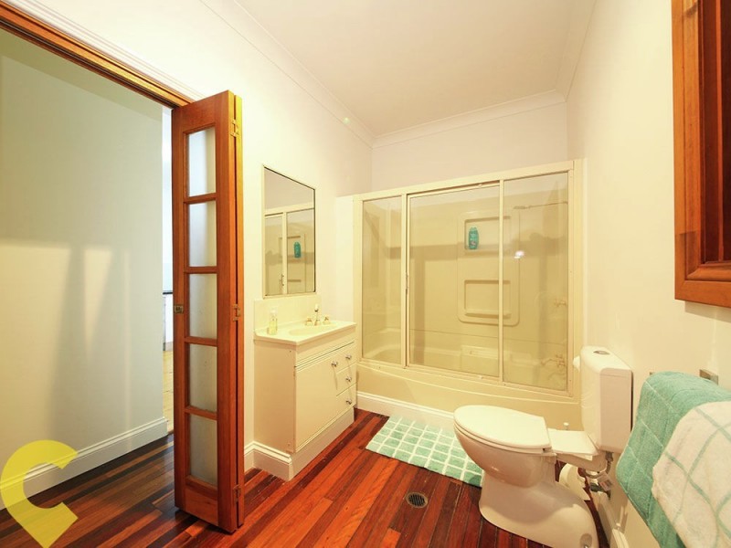 4 Dickson Street, Brighton QLD 4017