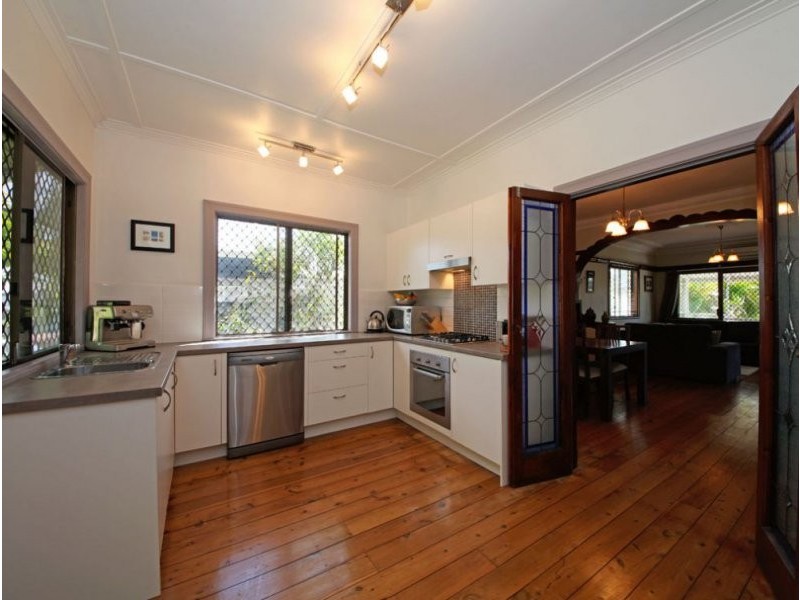 24 Bowen Street, Deagon QLD 4017