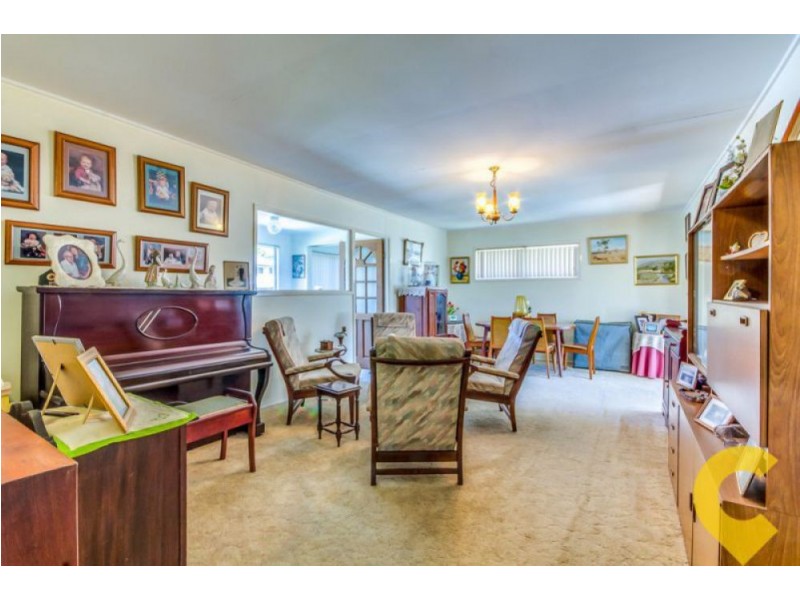 2, 4, 6 Laver Street, Macgregor QLD 4109