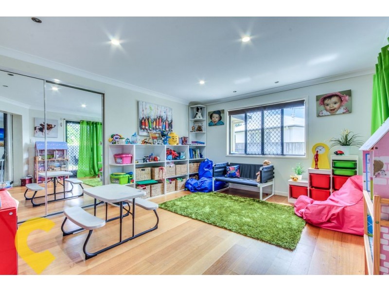 8 Apple Blossom Place, Eight Mile Plains QLD 4113