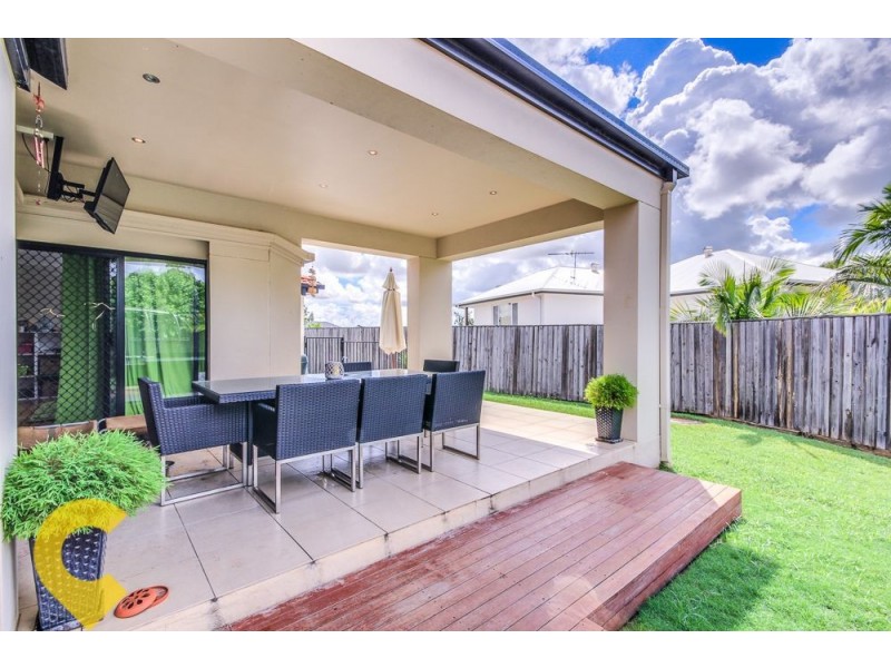 8 Apple Blossom Place, Eight Mile Plains QLD 4113