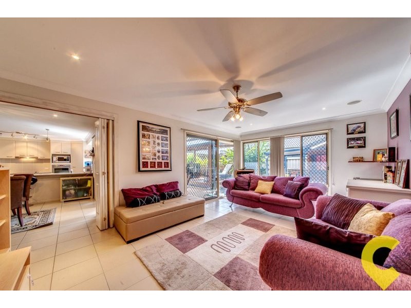 18 Hatia Place, Kuraby QLD 4112