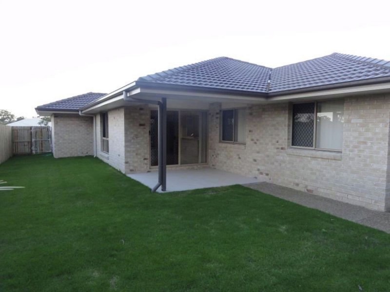 15 Dily Street, Hillcrest QLD 4118