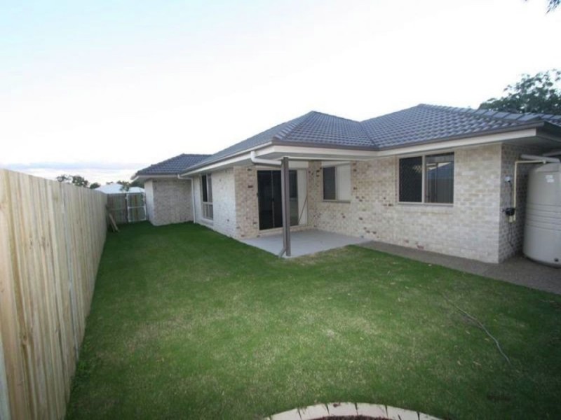 15 Dily Street, Hillcrest QLD 4118
