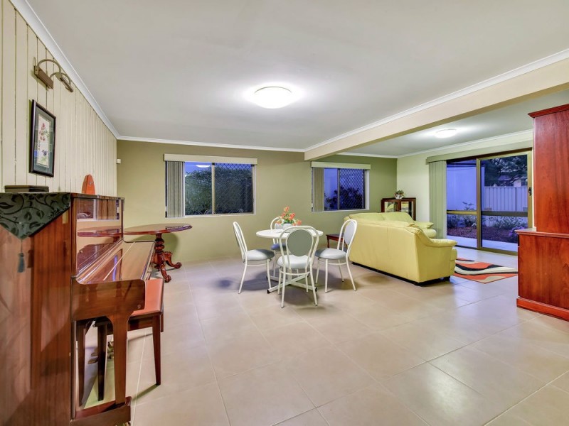 43 Oakleaf Street, Eight Mile Plains QLD 4113