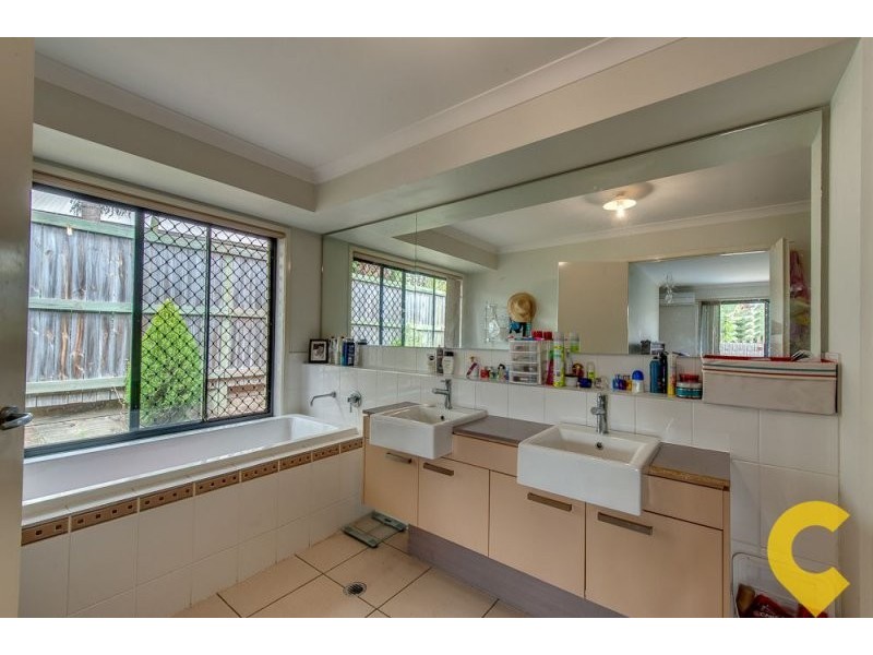 52 Parkwood Drive, Heathwood QLD 4110