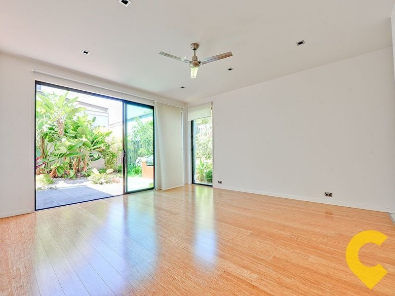 7 Ebb Court, Bulimba QLD 4171