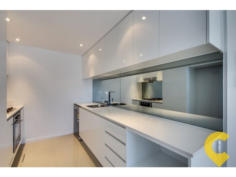 710/15 Compass Drive, Biggera Waters QLD 4216