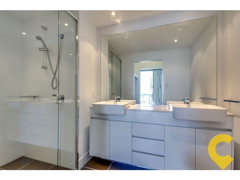 710/15 Compass Drive, Biggera Waters QLD 4216
