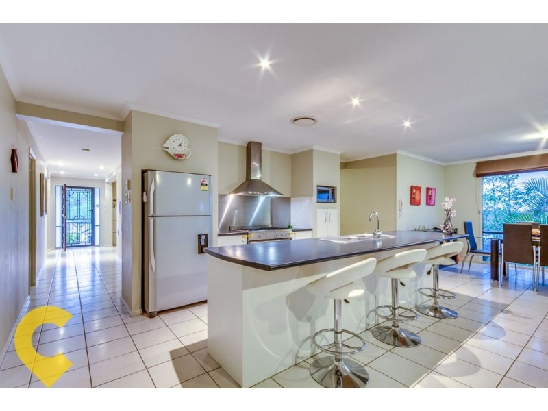 8 Mayfair Place, Stretton QLD 4116